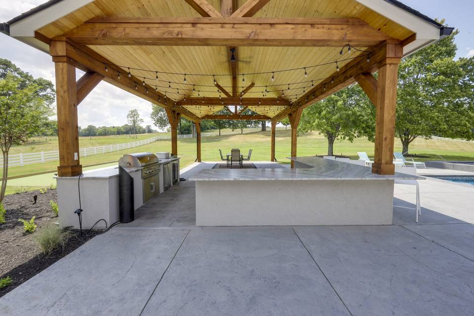 Pavilion bar/grill & kitchen