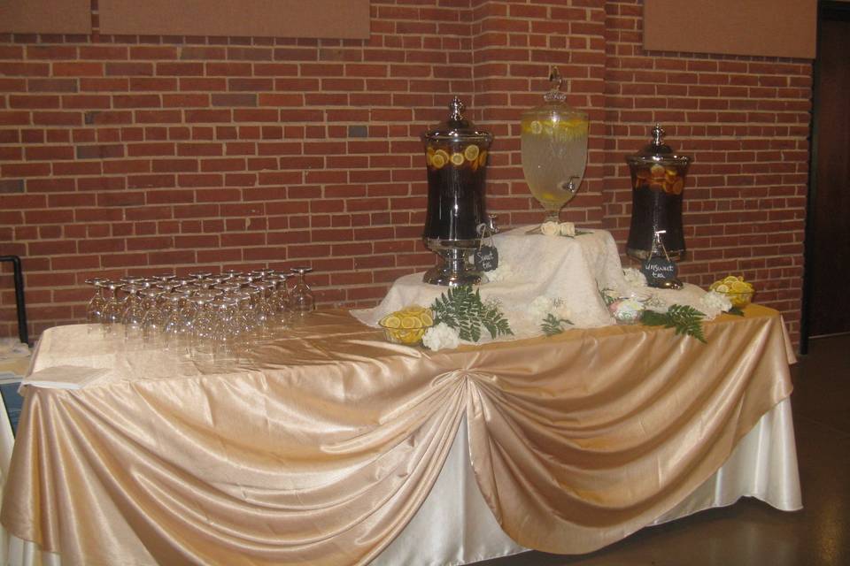 Gold table cloth