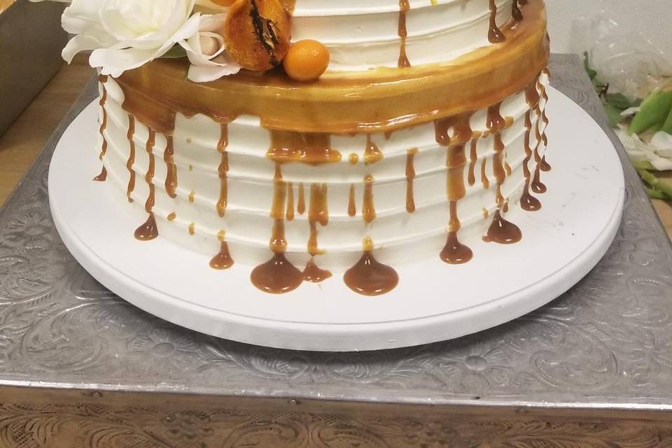 Caramel dripped cake