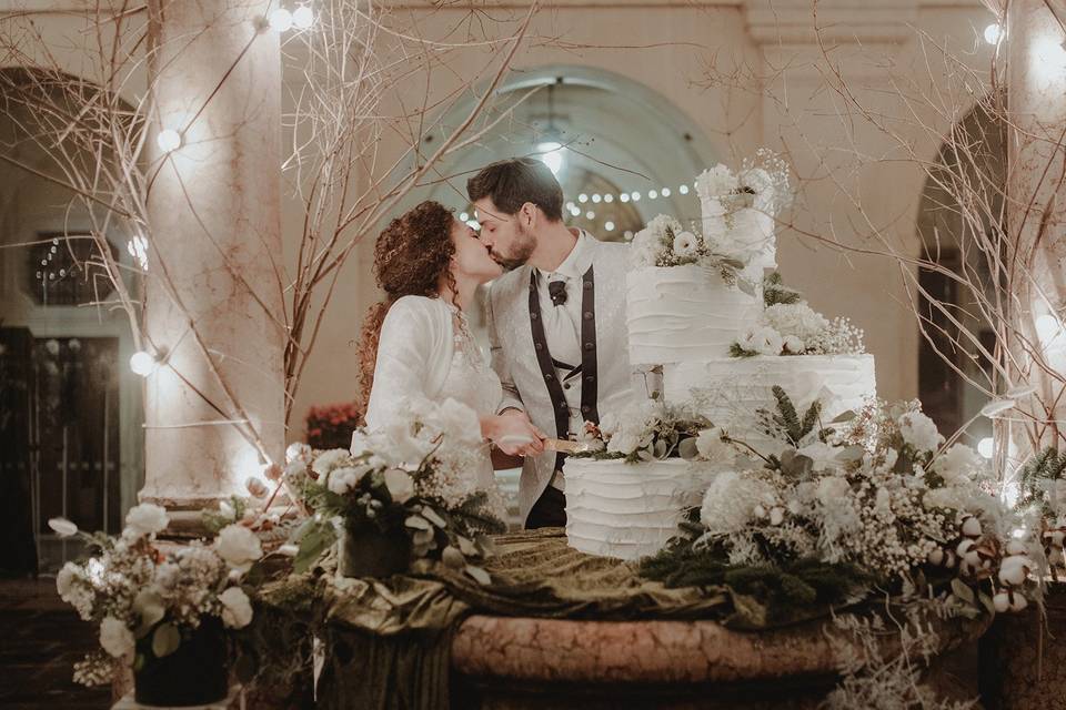 Cake cutting