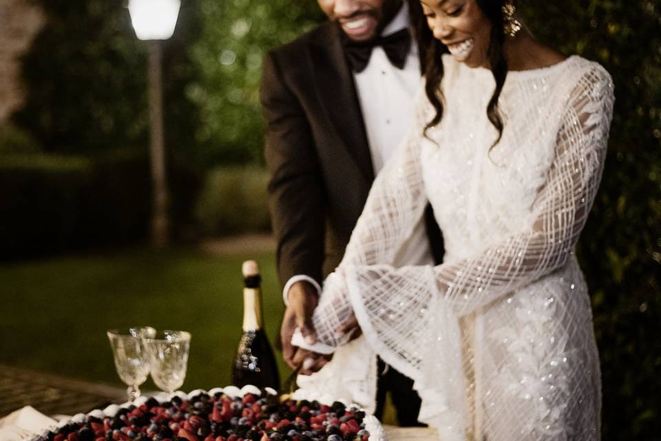 Cake cutting