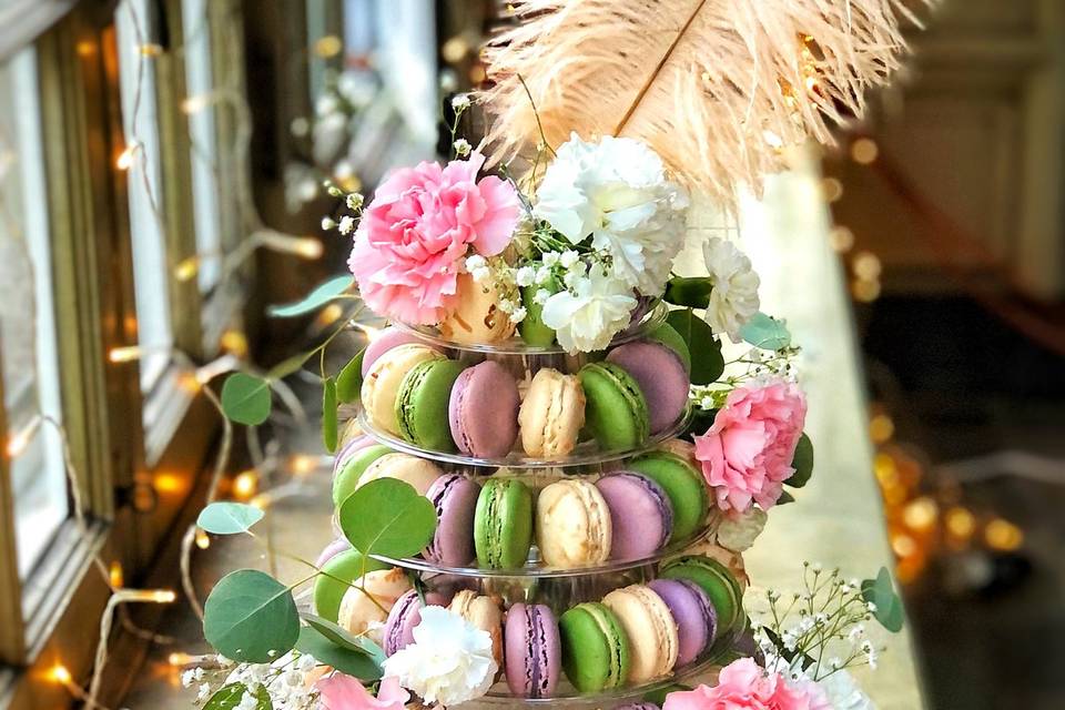 Wedding cake with macarons