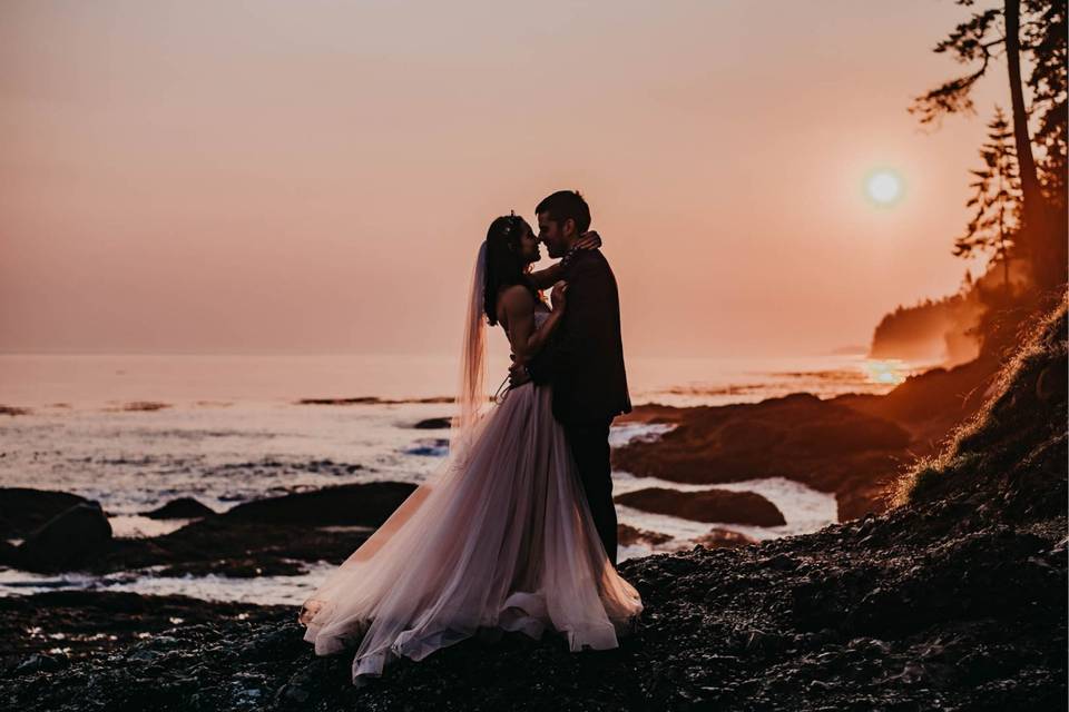 Sunrise bride & groom