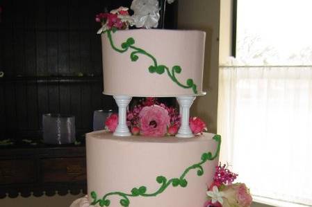 Vine decorated cake