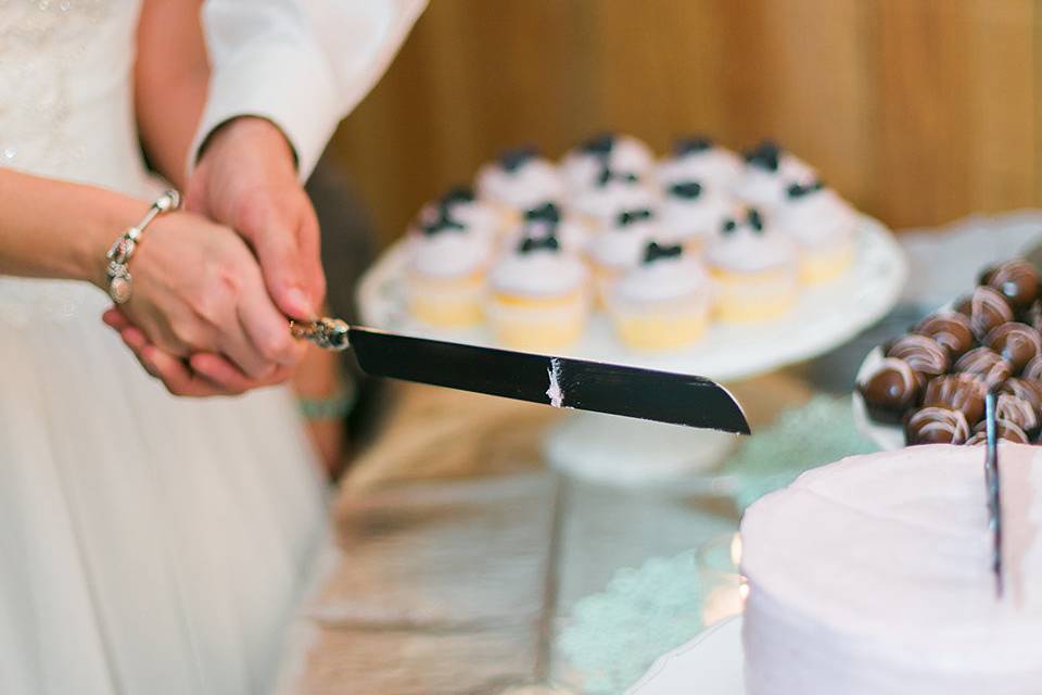 Cake cutting
