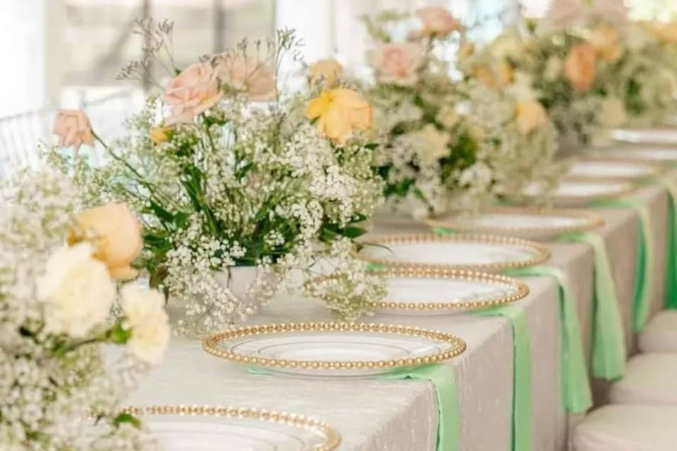 Beautiful plates and flowers