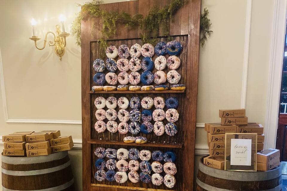 DONUT WALL