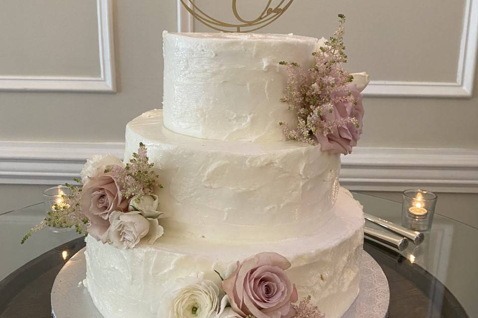 CUSTOM WEDDING CAKE