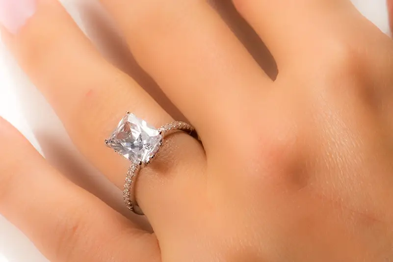 10 Engagement Rings under $200 – Starlette Galleria