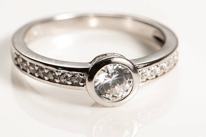 Bezel Ring