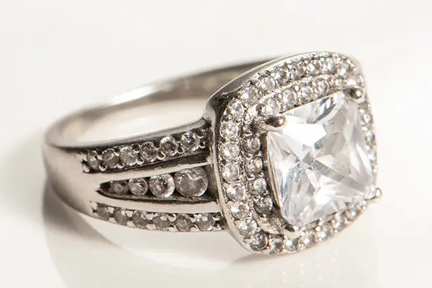 10 Engagement Rings under $200 – Starlette Galleria