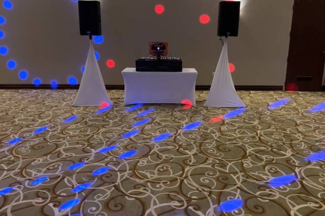 Silver wedding package in wht