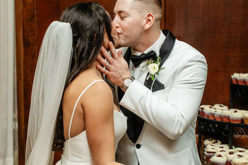 Cake-cutting kiss