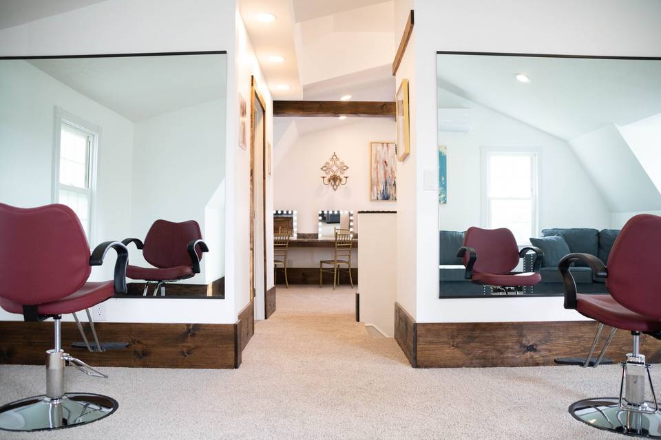 Large mirrors for styling