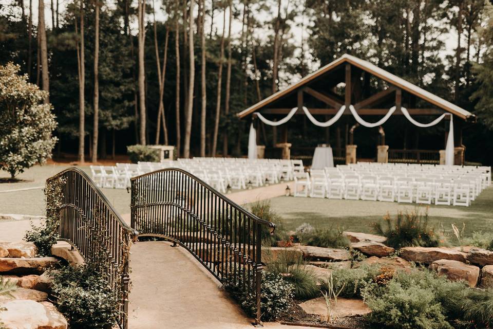 Outdoor ceremony Pinehaven