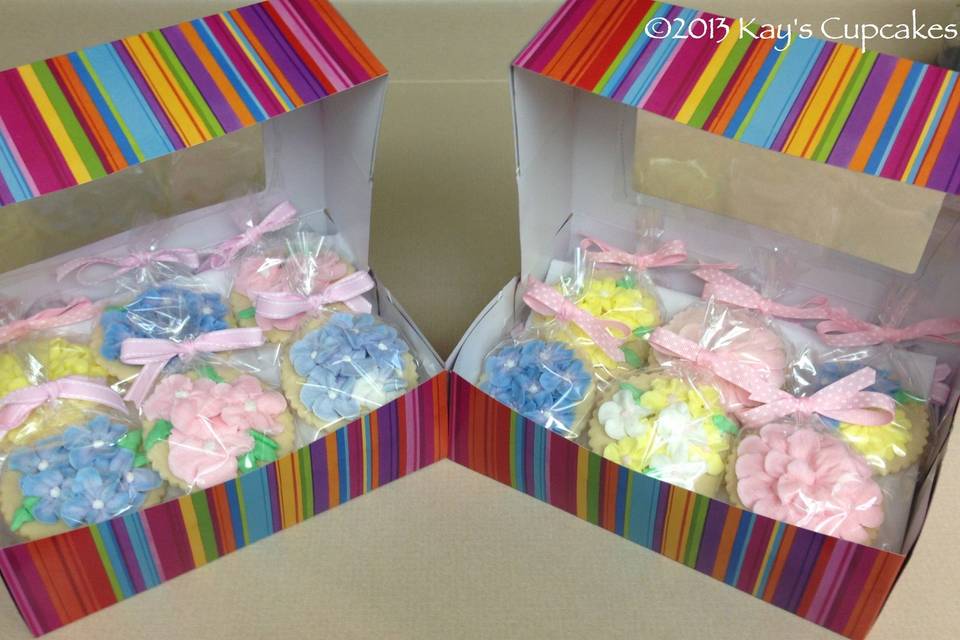 Sugar cookies with pastel buttercream flowers