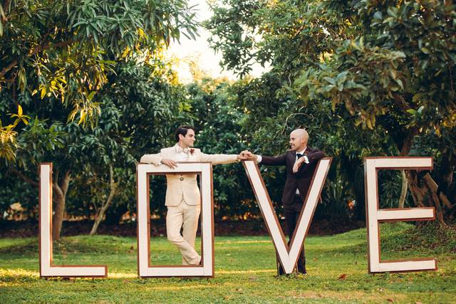 Modern wedding elegance