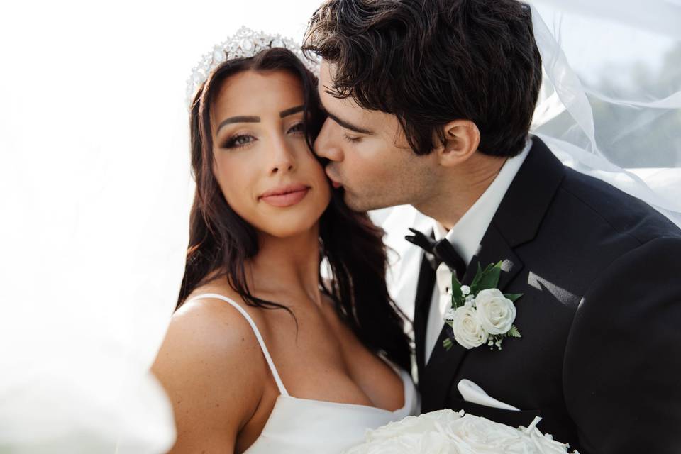 Chic bridal moments