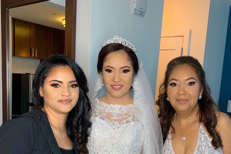 Sister of Bride, Bride & Mom