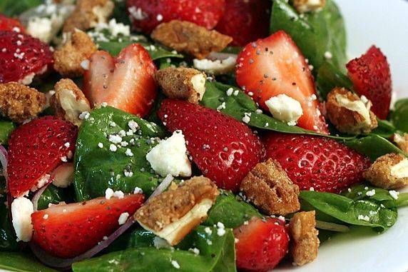 Salad with strawberries