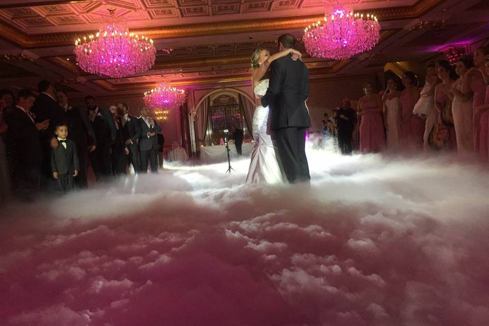 MajorSoundz would like to congratulateour Bride and Groom  Dancing on the clouds