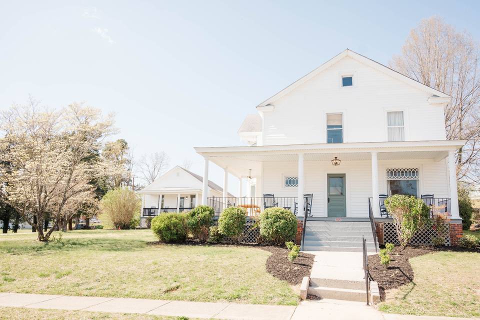 Dogwood House & Cottage