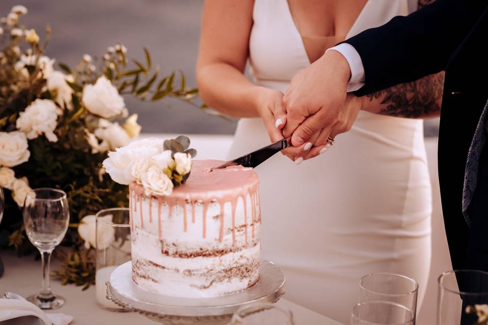 Cutting the cake