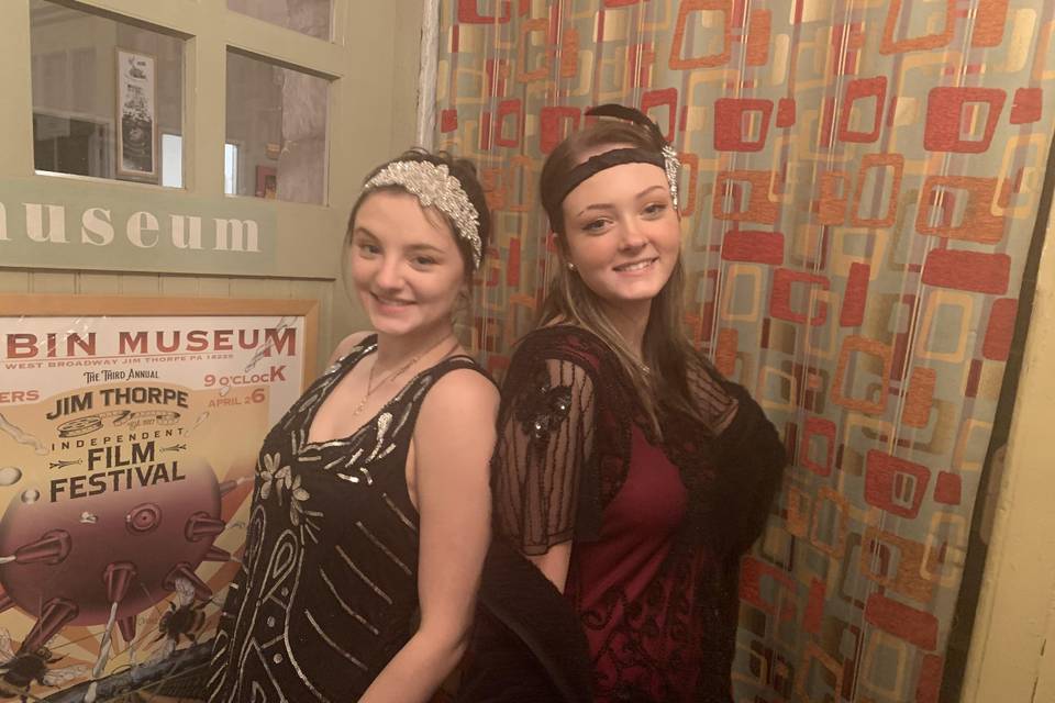 Guests in 1920s attire