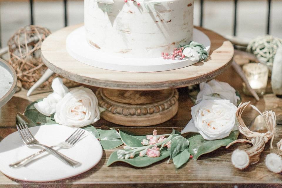 2-tier wedding cake