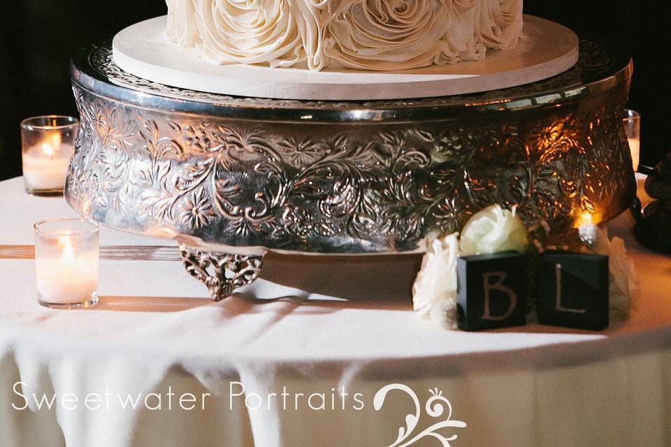 Bella 2-tier wedding cake