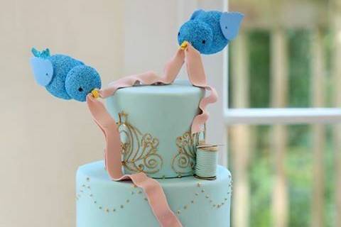 Blue wedding cake with gold detailing