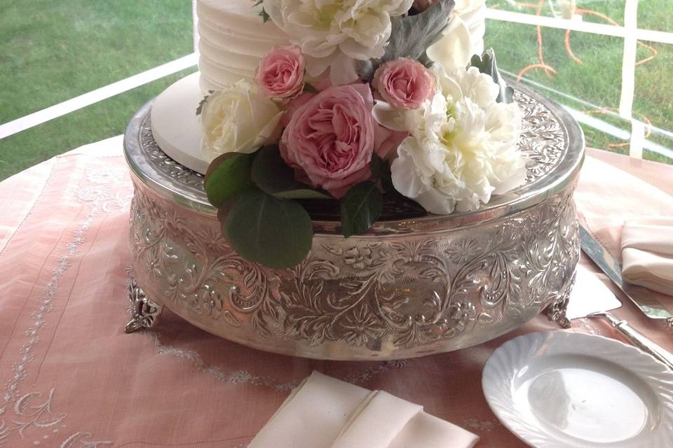 Floral wedding cake