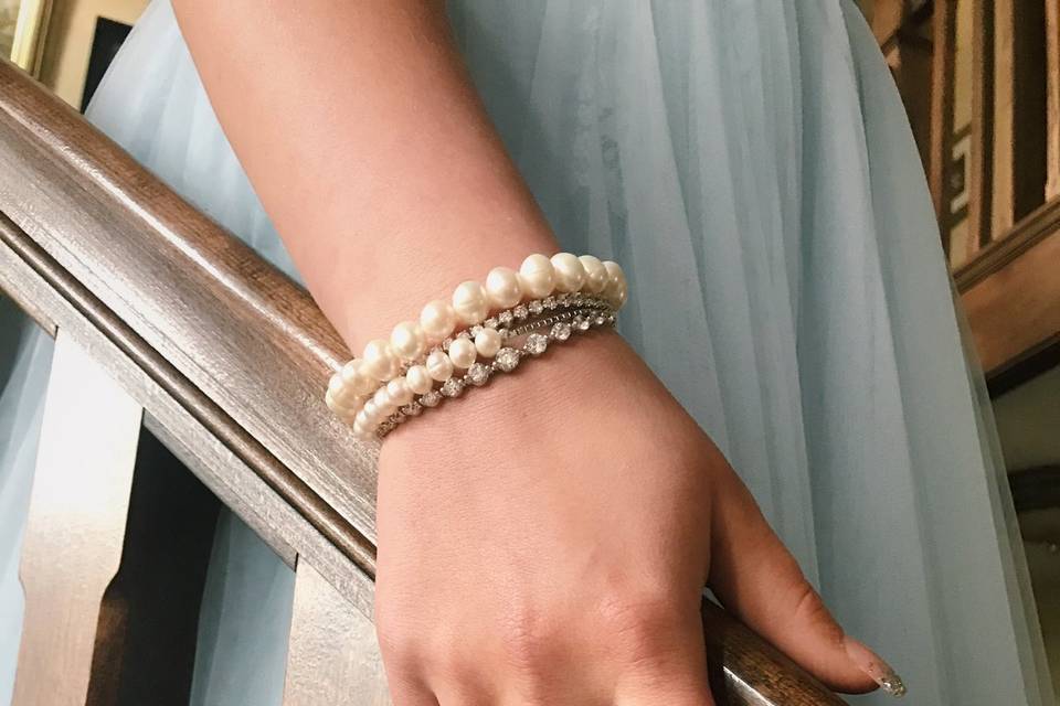 Pearl bridal accessories