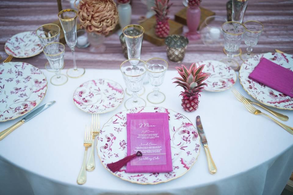 Table setting pink designs