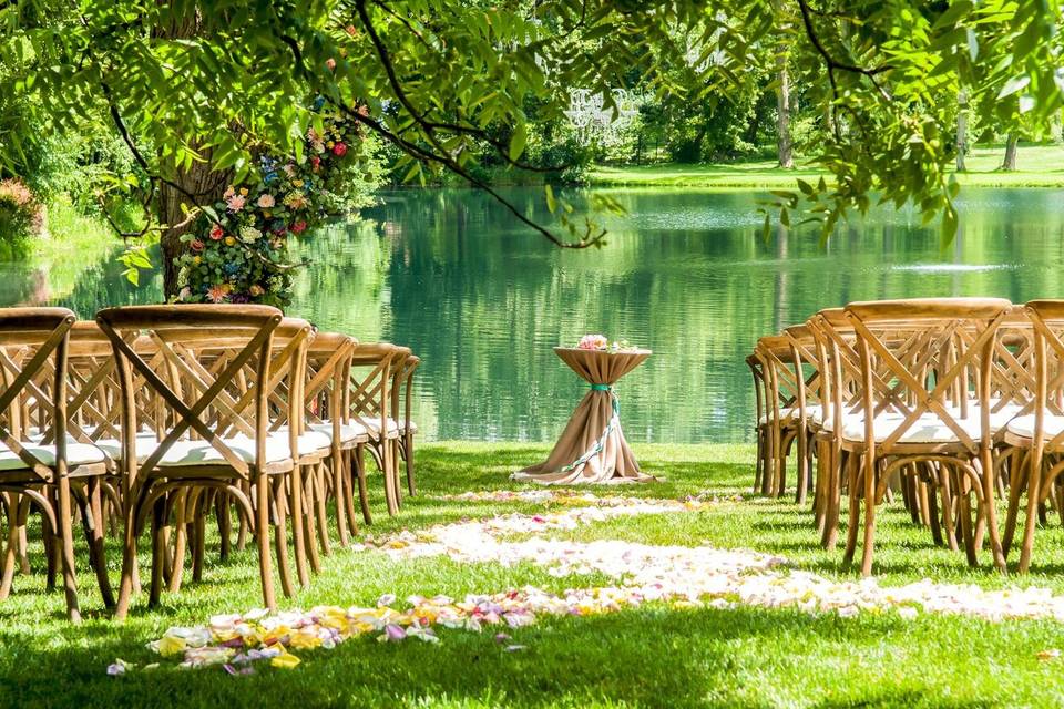Outdoor wedding setting