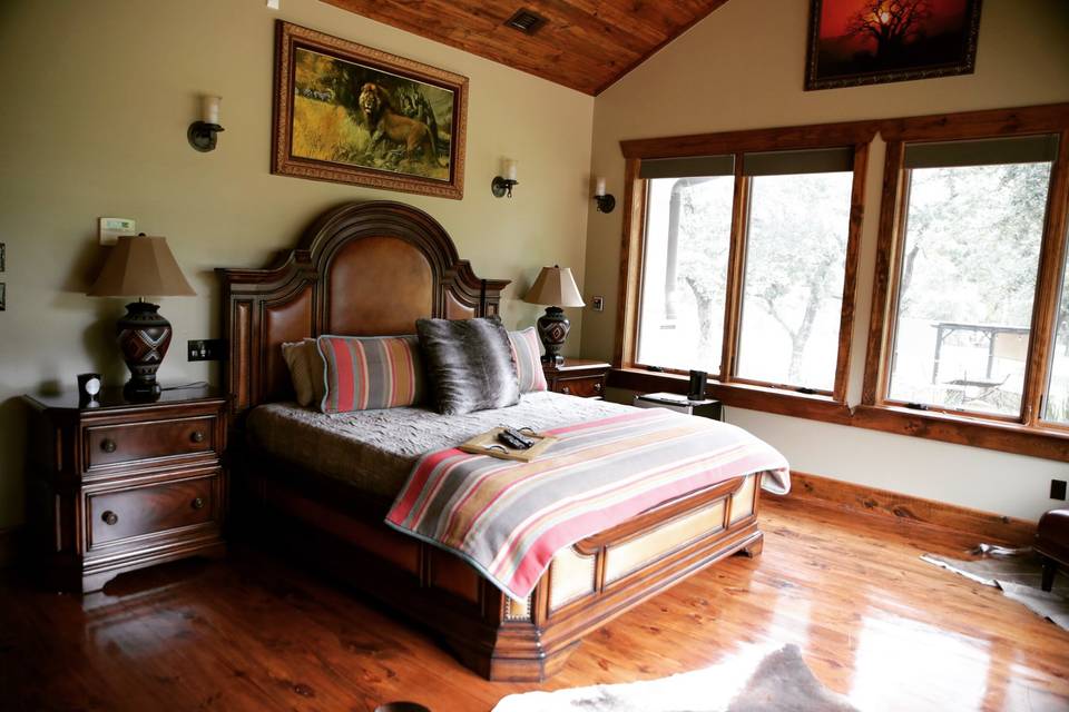 Master Suite Bedroom In Nyumba