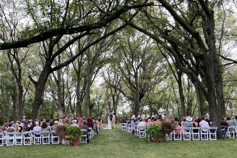 The venue at Willow And Oak