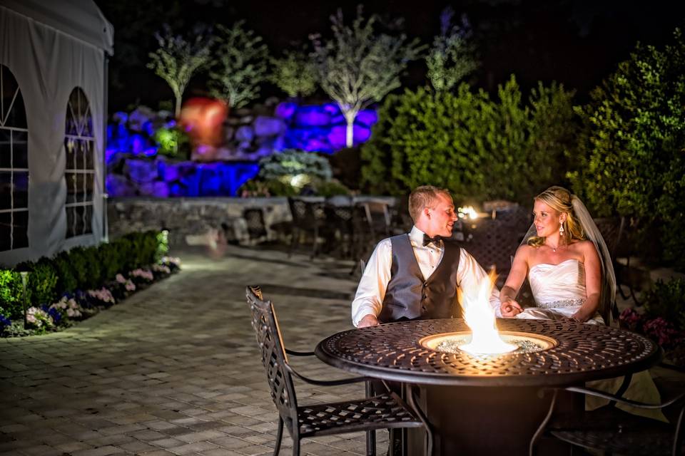 The couple having dinner