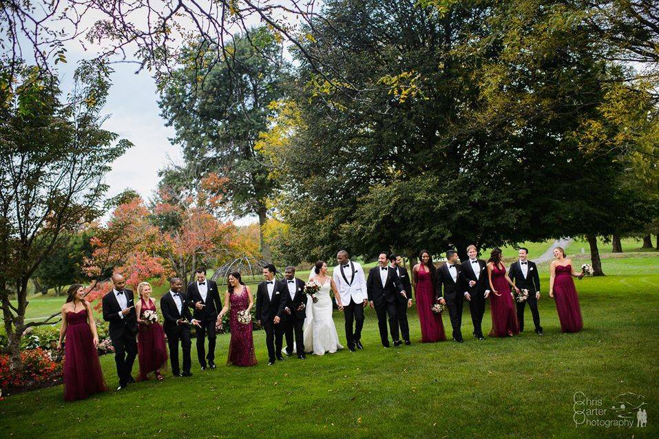 The couple and attendants line up