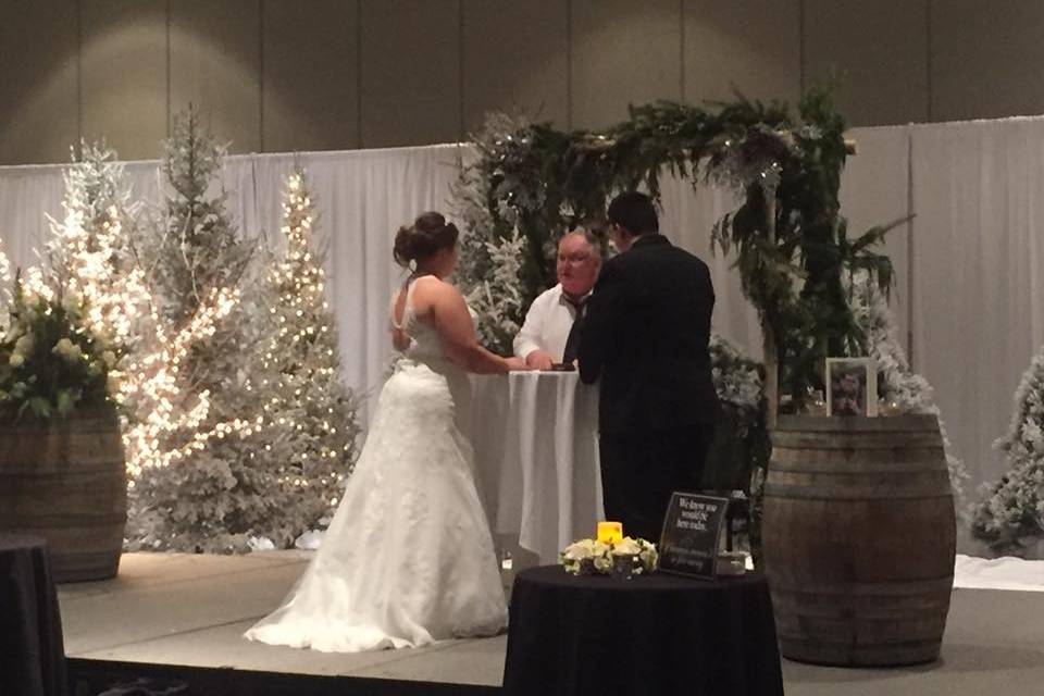 INDOOR WINTER WEDDING DJ