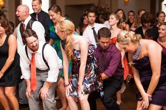 Dependable Wedding Djs & Photo Booths