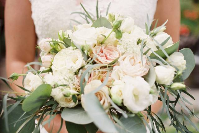 Blooming Bouquets - Flowers - Beaverton, OR - WeddingWire