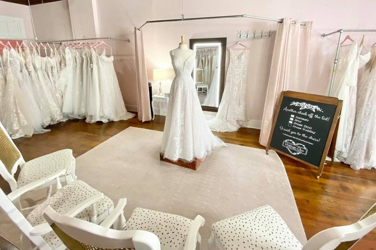 cedar-rapids-wedding-dresses-reviews-for-25-ia-bridal-shops