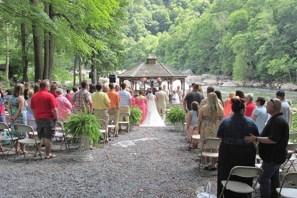 Ceremony at Valley Falls in Fairmont, WV