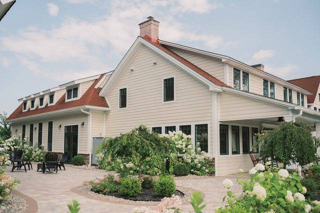 Farmhouse & Tavern