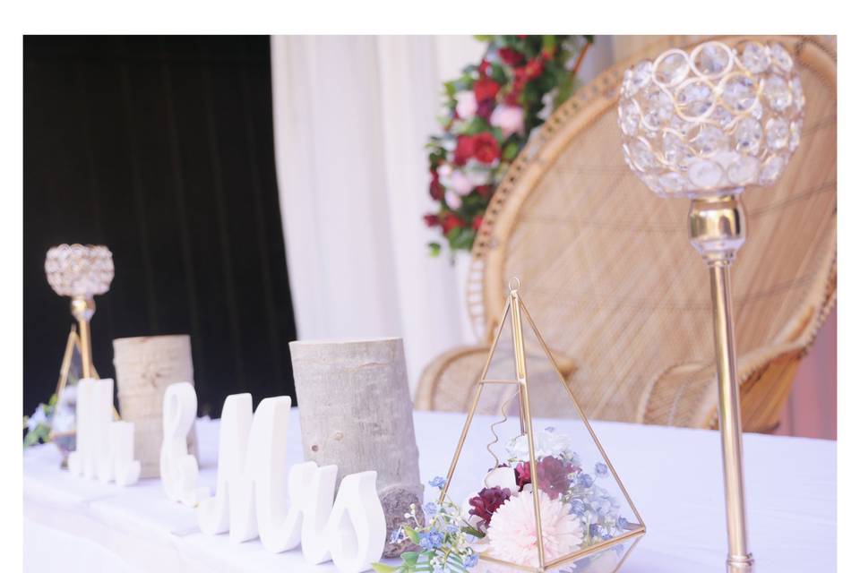 Sweetheart table detail