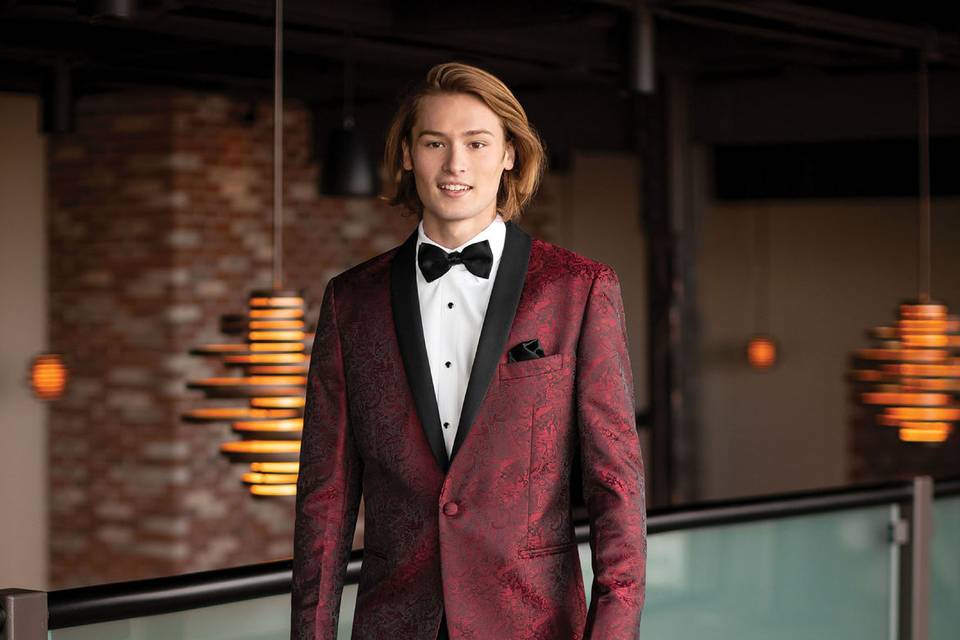 MOD Apple Red Paisley Tuxedo