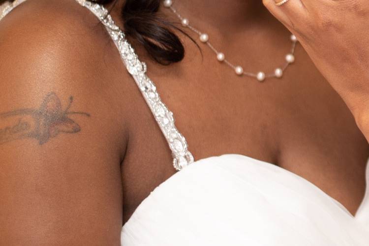 Soft and natural wedding day