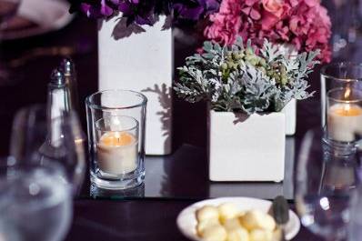 1 type of centerpiece at the reception