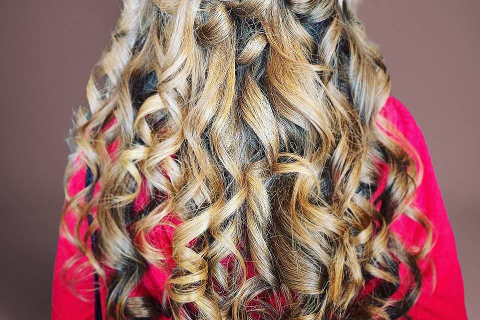 Crown braid with curls
